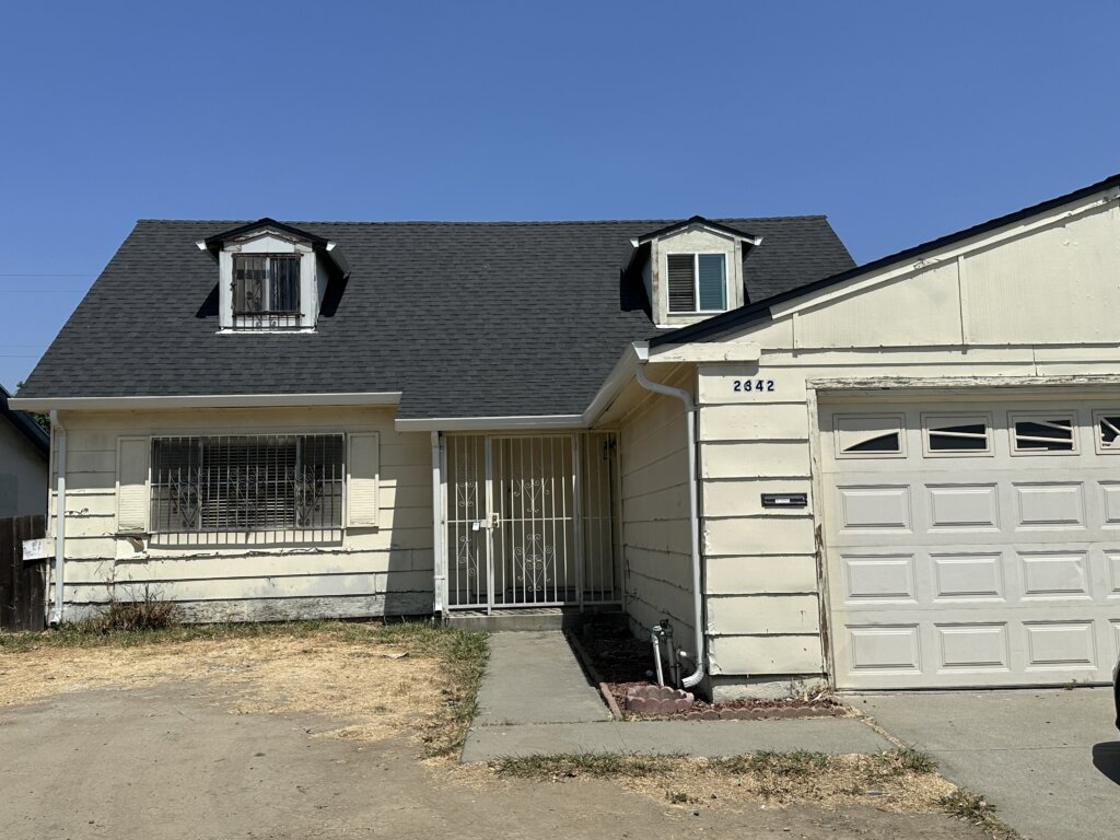 Old house needing repairs in Evergreen area of San Jose CA