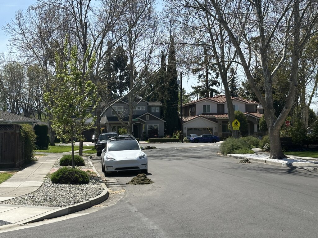Single family homes in a neighborhood in San Jose CA