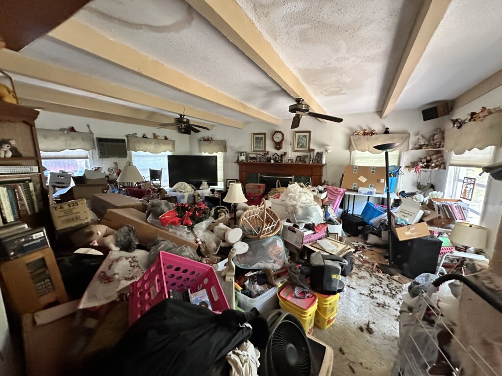 Saint Petersburg house sold with code violation liens interior