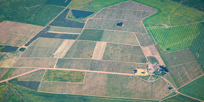 How big is 100 acres land in Texas