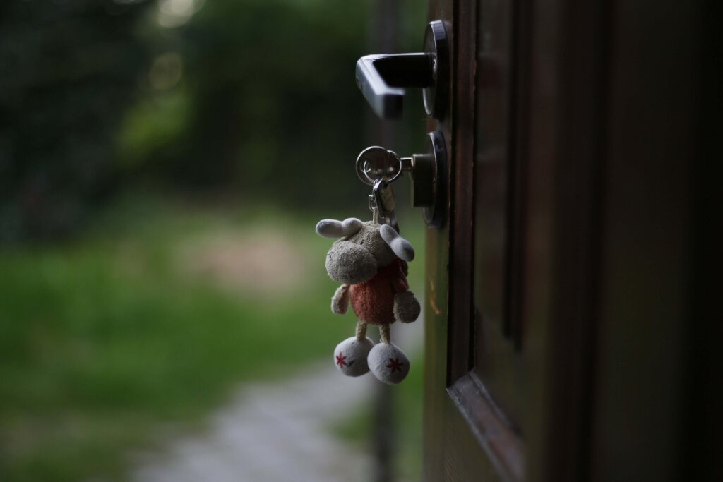 Keys hanging from a house being foreclosed in phoenix az