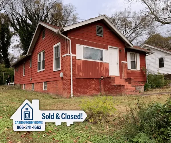 3217 Through Street Red brick and wood house sold in Chattanooga, TN