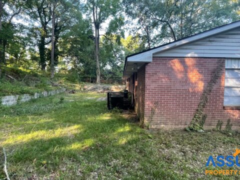 High Rental Yield and Growth Potential at 4975 Wilcox Way - 38