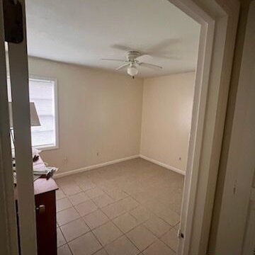 High Rental Yield and Growth Potential at 4975 Wilcox Way - 16