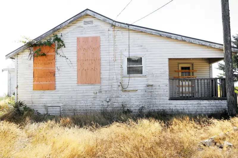 Pros And Cons Of Selling A Distressed Property in Georgia