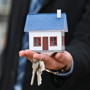 How to Sell a House with a Reverse Mortgage in Illinois