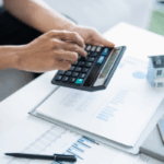 Who Pays Tax on the Sale of a House in Tampa, FL