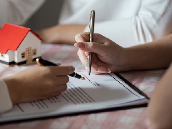 Can You Add a Name to a Deed Without a Lawyer