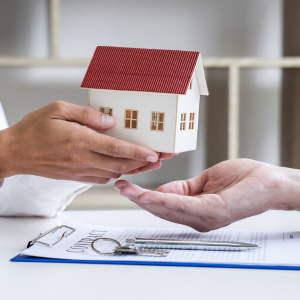 How to Sell a Home With a Lien In Florida