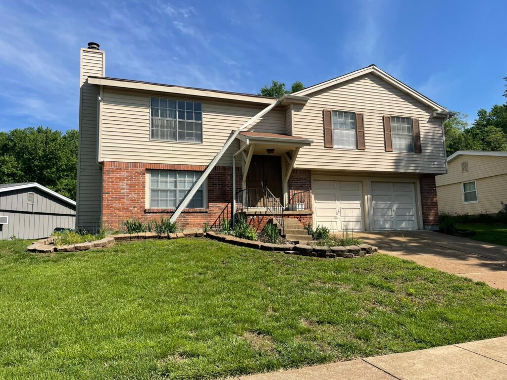 Cash Offer Man buys ugly houses