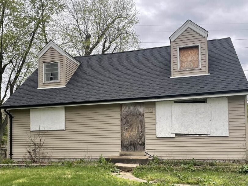 Cash Offer Man bought this Vacant house in North County St. Louis. We buy vacant houses in St. Louis