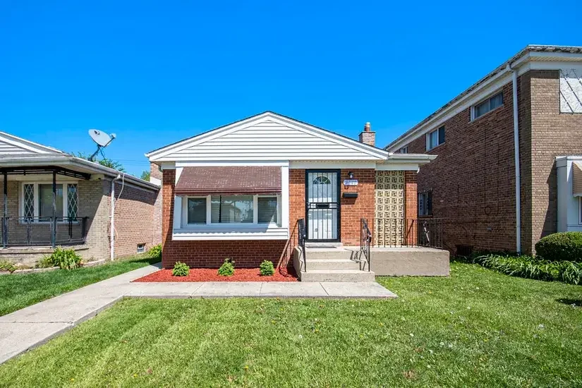 Sell your house fast in South City. We buy houses for cash South City.