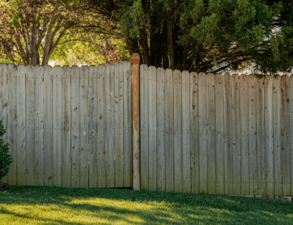 who owns fence between properties