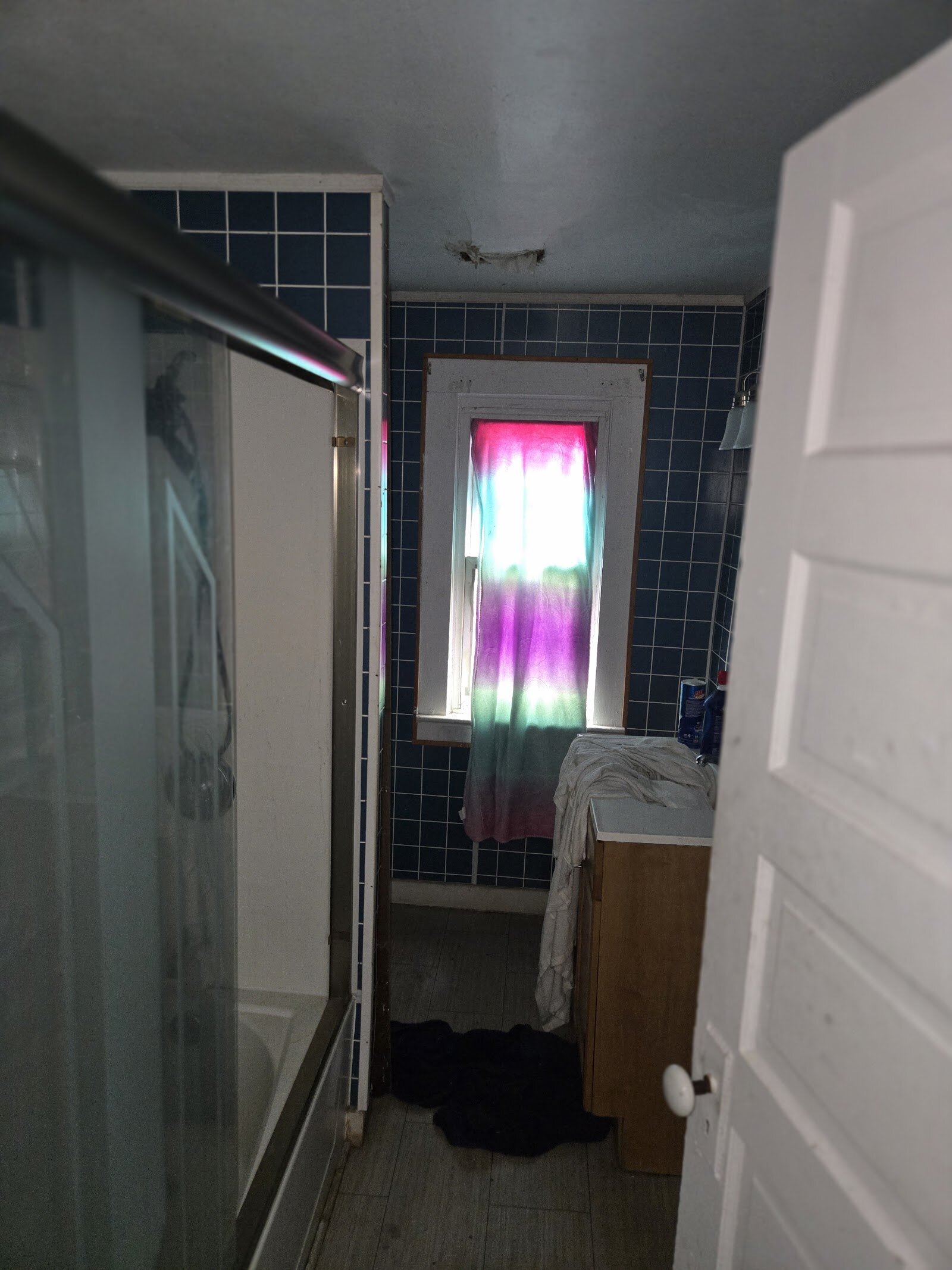 Upstairs bathroom at 23 North Douglas Avenue before renovation
