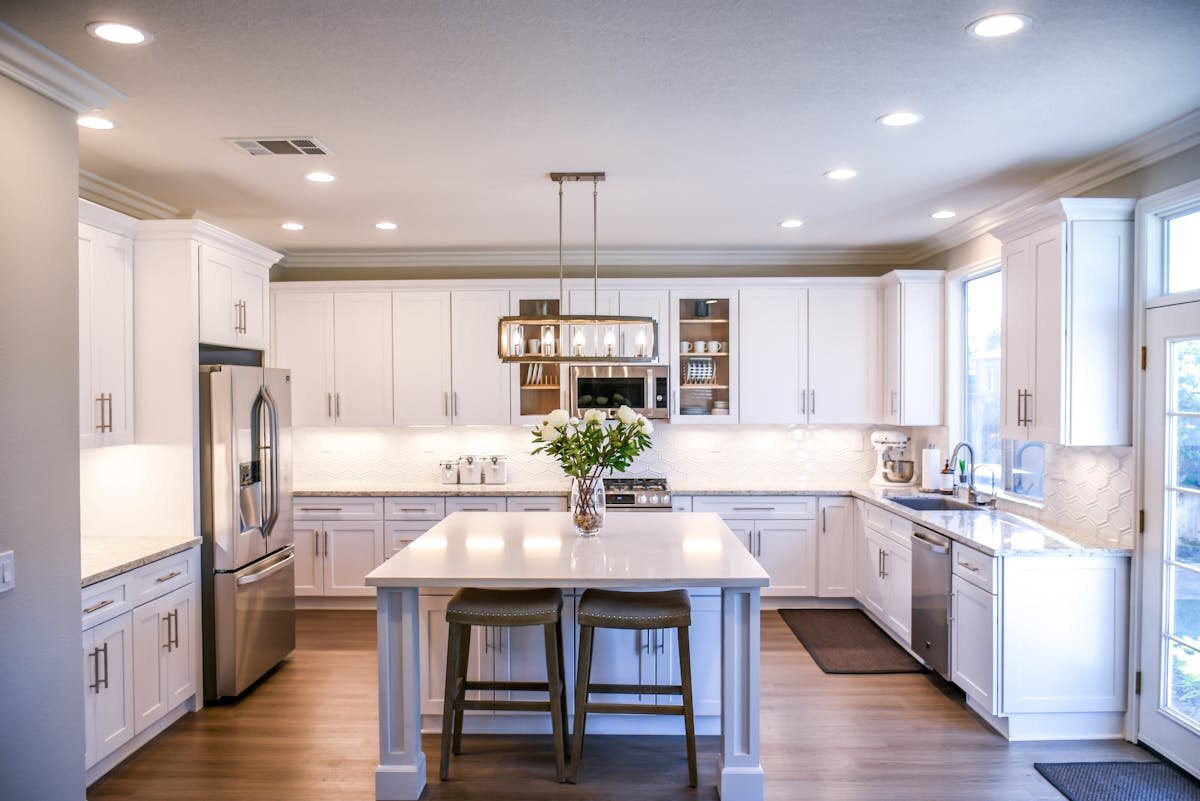 a sparkling clean kitchen that has just been cleaned