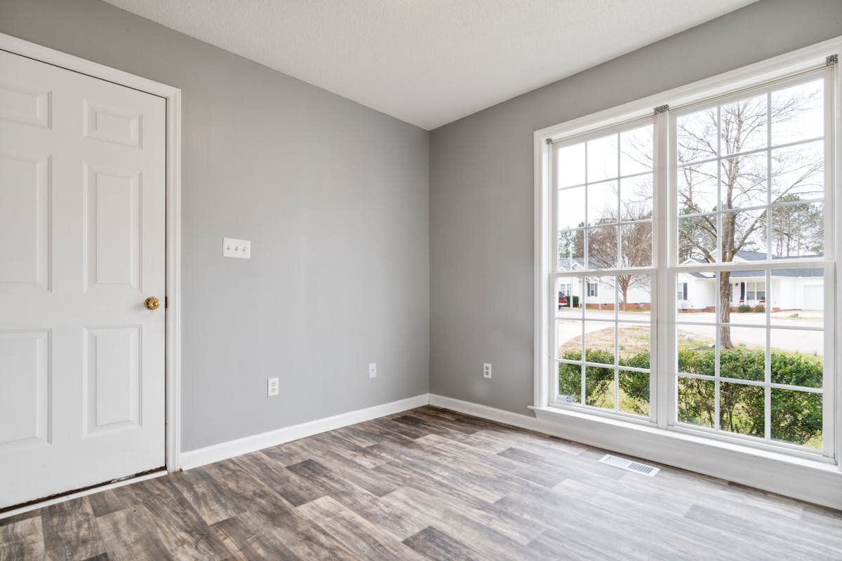 A room in a new house that is ready to be sold