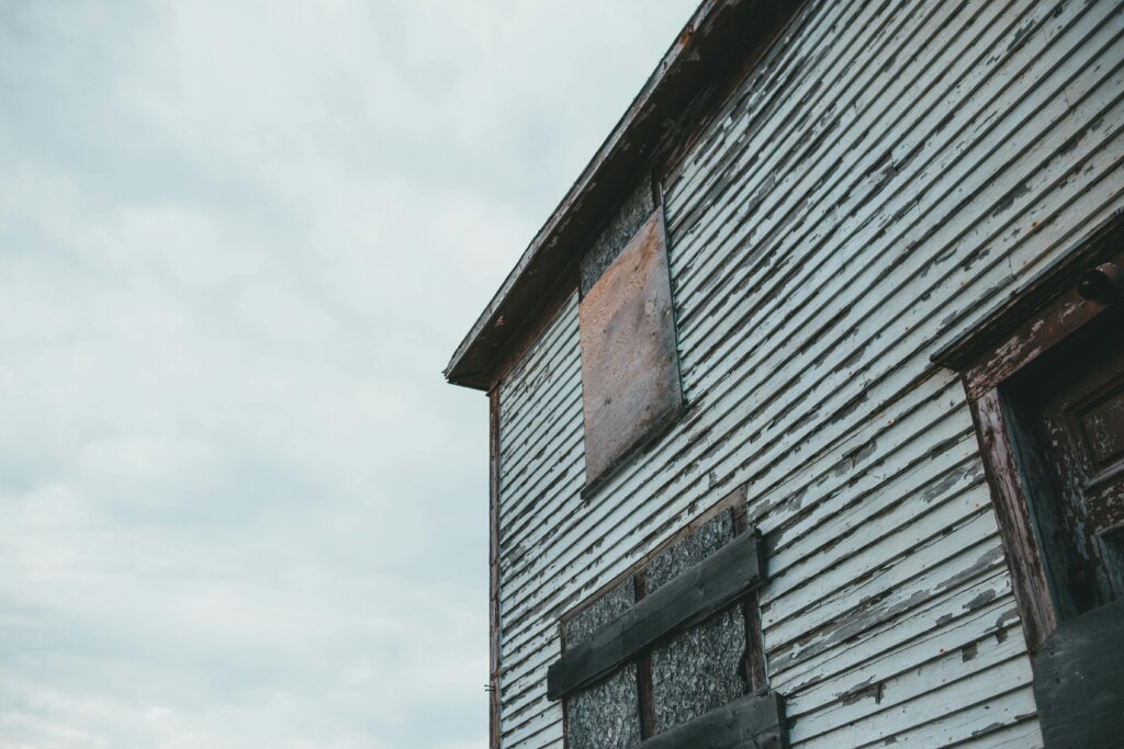 old run down home in CT