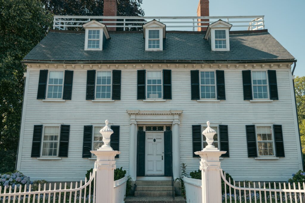 a white house in ct 