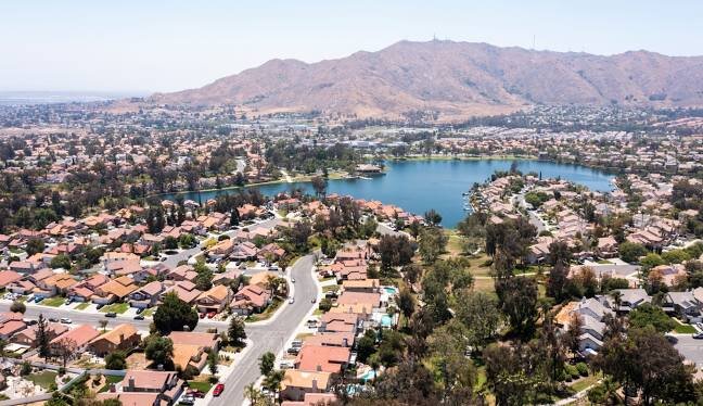 get a fast all cash offer on your house in Moreno valley