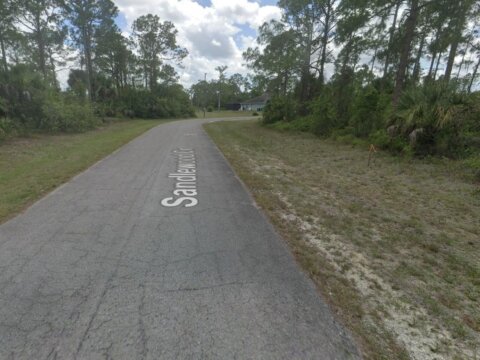 8030 Sandalwood Cir, LABELLE, FL 33935