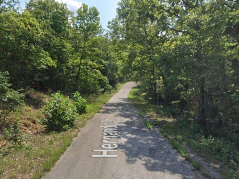 Hernando Dr, Cherokee Village, AR 72529