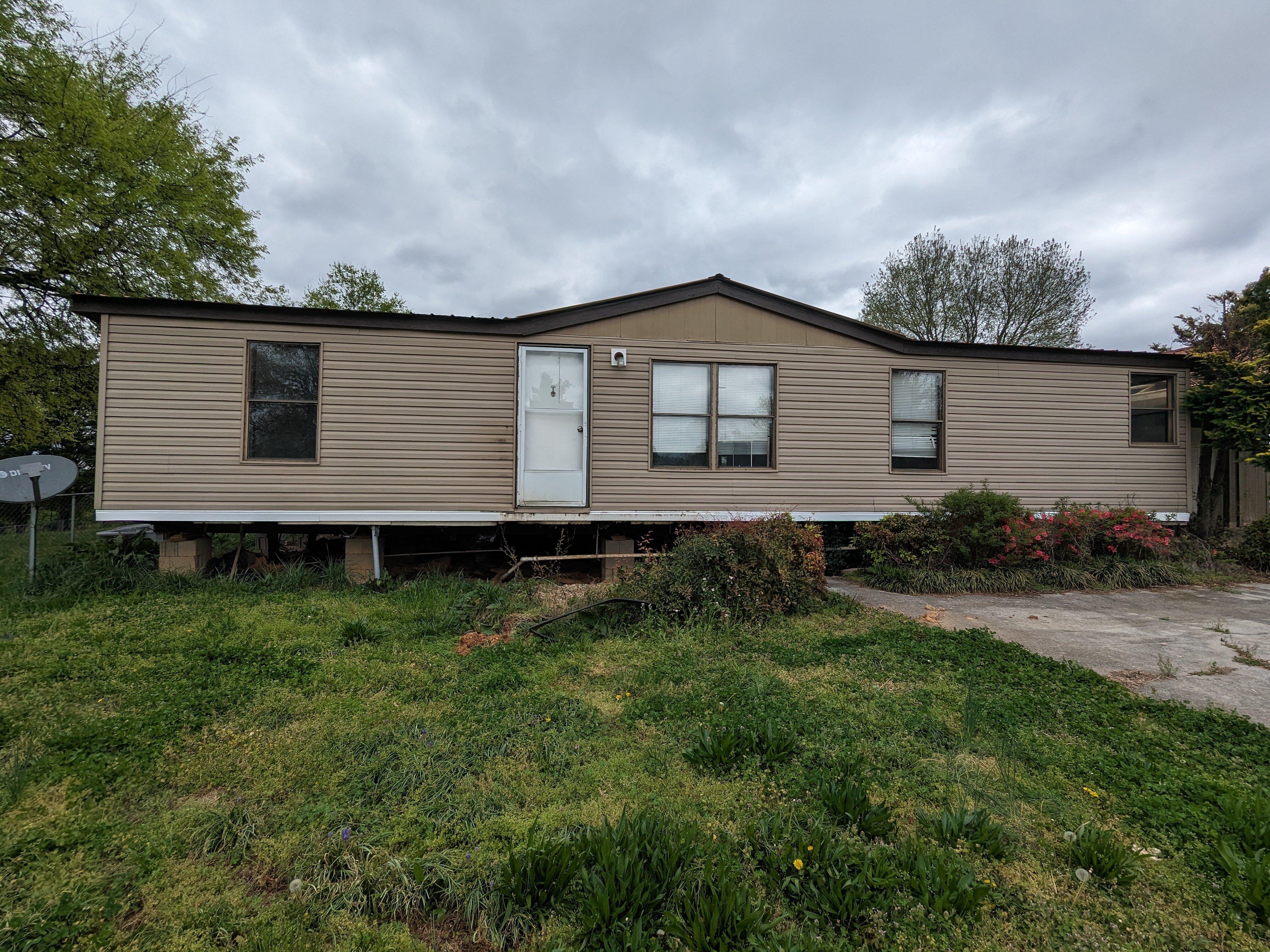 brown 1987 doublewide oakwood mobile home
