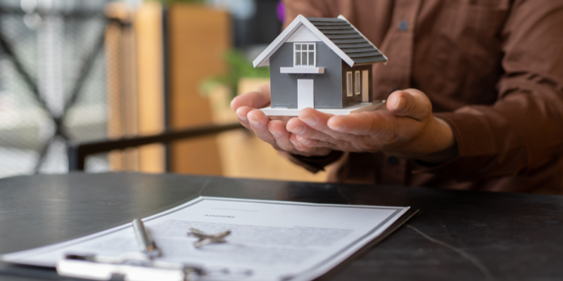 Homeowners insurance while selling a house in Dayton, OH