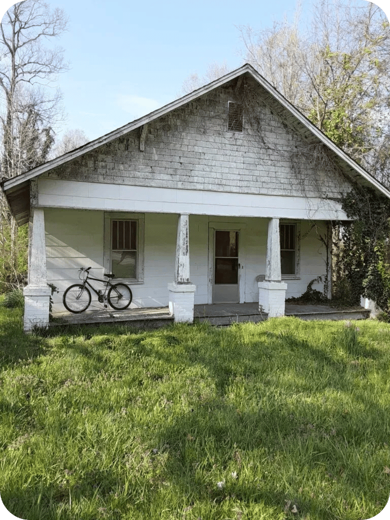 Distressed house in Los Angeles California needing repairs and cash home buyers