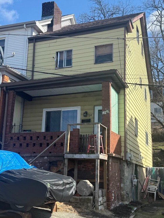 Pittsburgh senior home with deferred maintenance sold as-is for cash