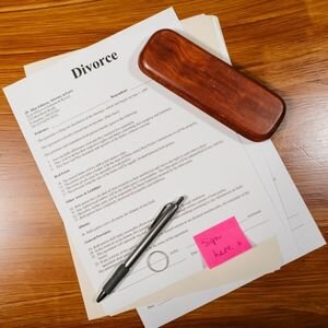 How To Sell A Mobile Home During A Divorce Dispute in Texas