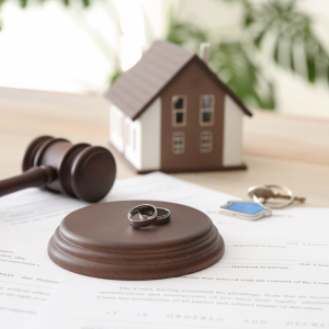 How to Manage Selling a House in a Divorce in Amarillo