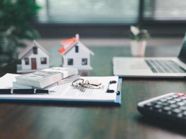 Selling a house below appraised value