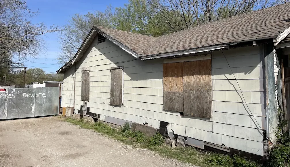 House needs repairs beware 