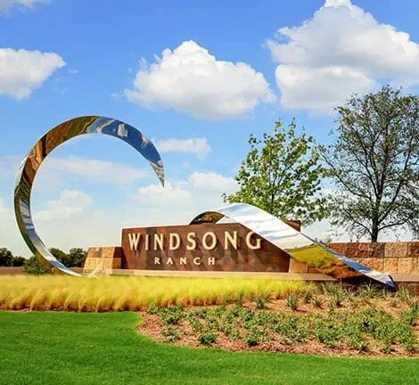 Windsong Ranch entrance sign and sculpture in Prosper TX