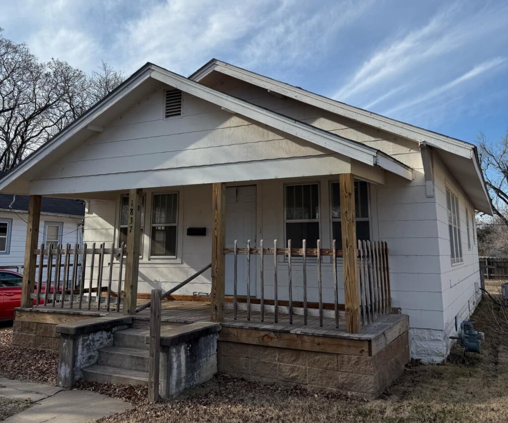 We buy old houses in Columbia.