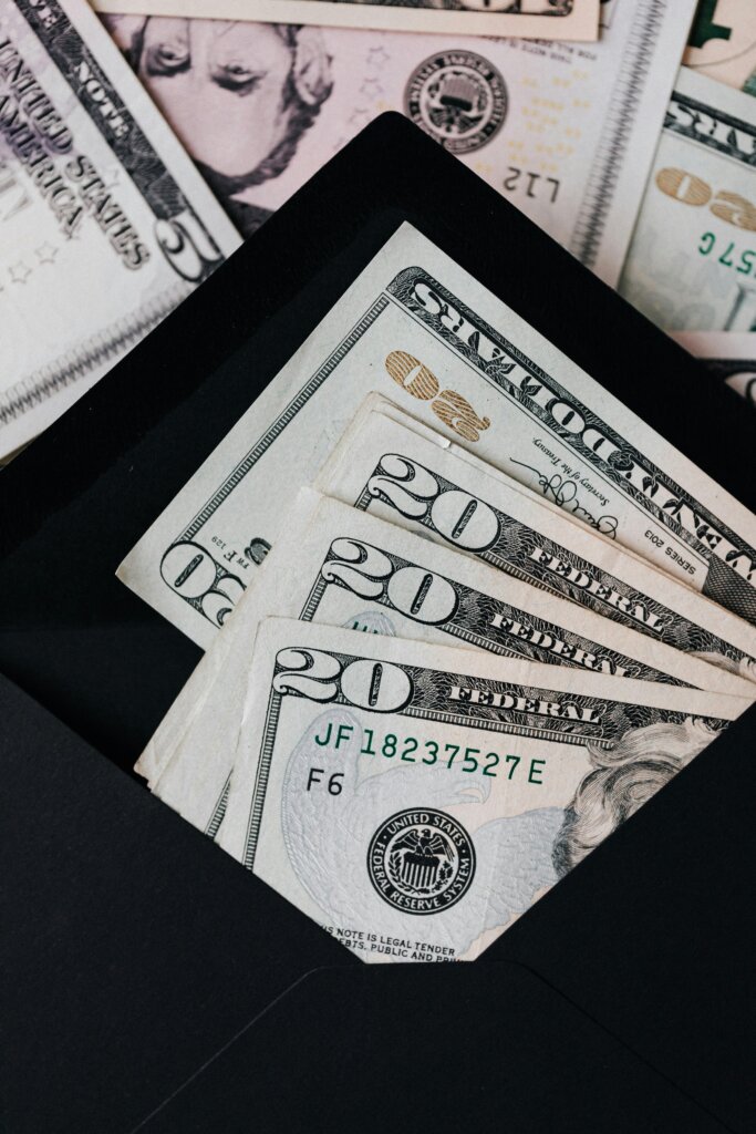 Sibling heirs receiving shares of profit from the sale of an inherited house