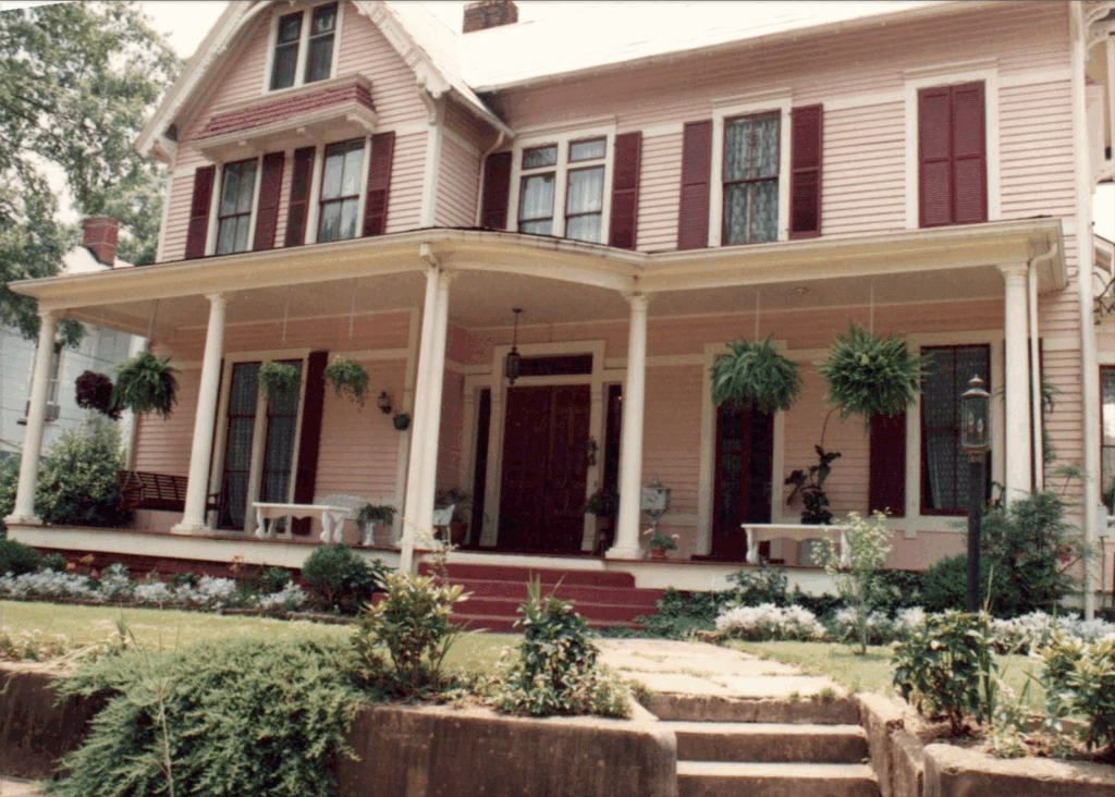 Front of house in Rome, GA.