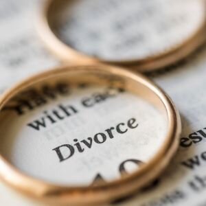 Guide to Selling a House During Divorce in Texas
