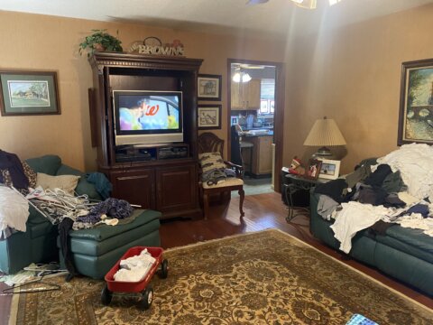 We buy houses in Cairn Cove