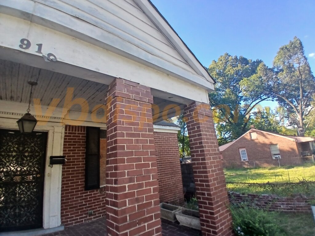 913 Meagher St Memphis TN 38108 - Single family home sold for cash in Hyde Park.
