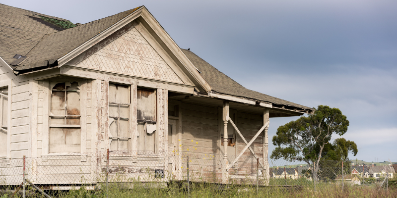 Selling a Fixer Upper House in [market_city]