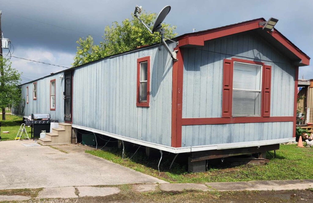 sell-my-mobile-home-in-webster-tx