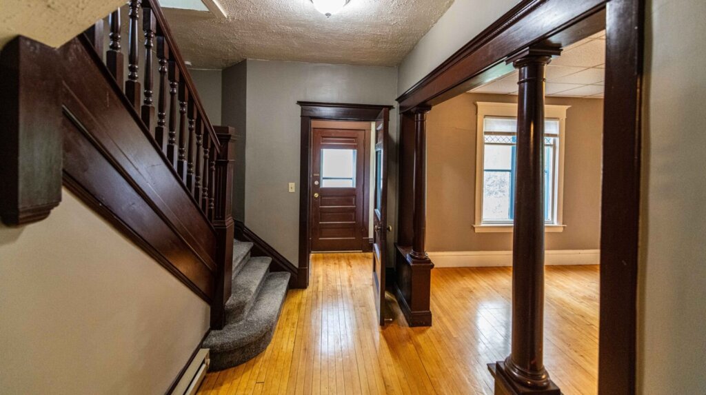Listing photo of 812 10th St N, Fargo ND