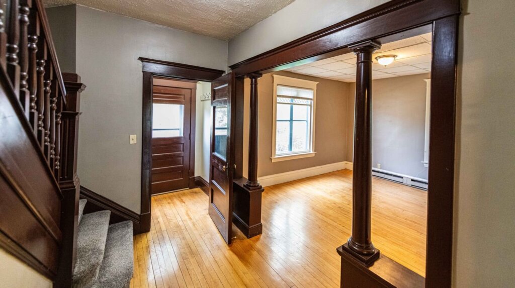 Listing photo of 812 10th St N, Fargo ND