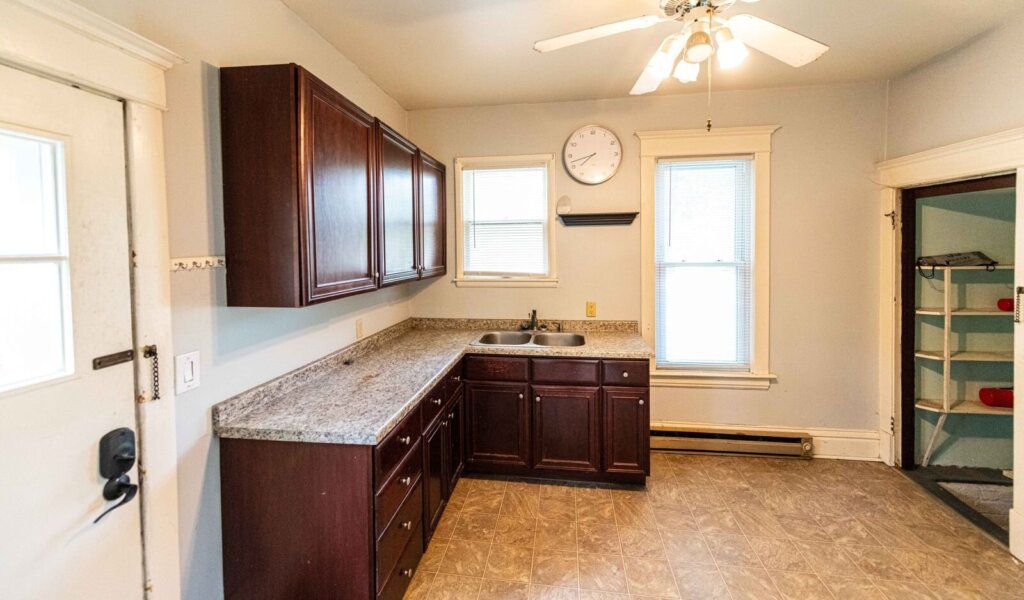 Listing photo of 812 10th St N, Fargo ND