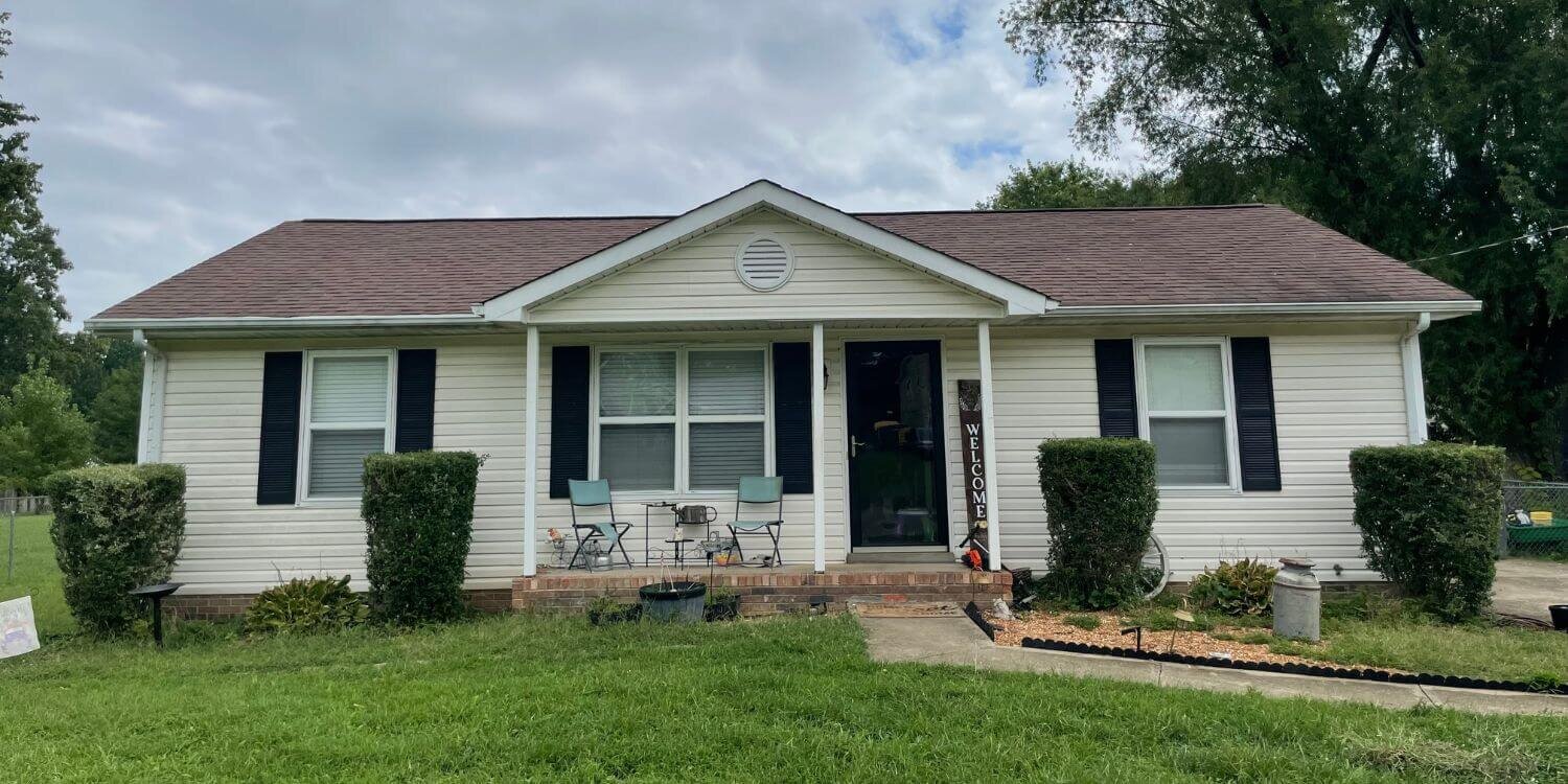 we buy houses for cash in Dover Tennessee