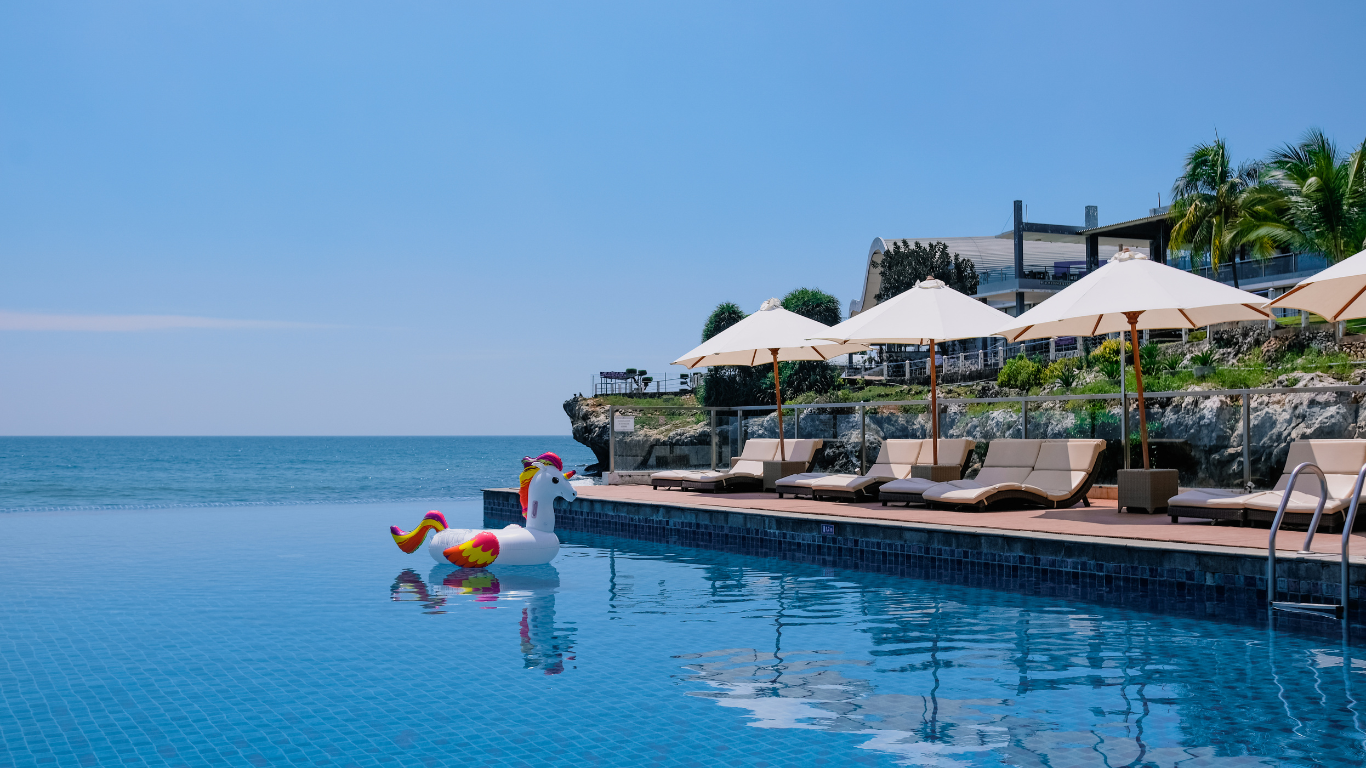 INFINITY POOL VIEW