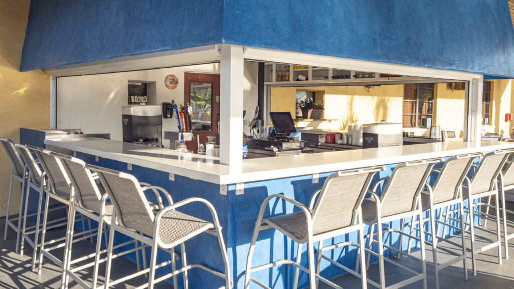 Bar & Grill