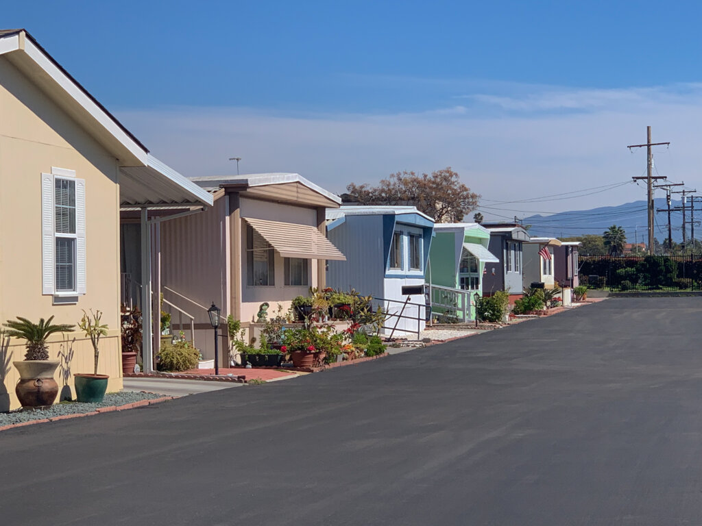 We buy mobile homes in parks Fontana