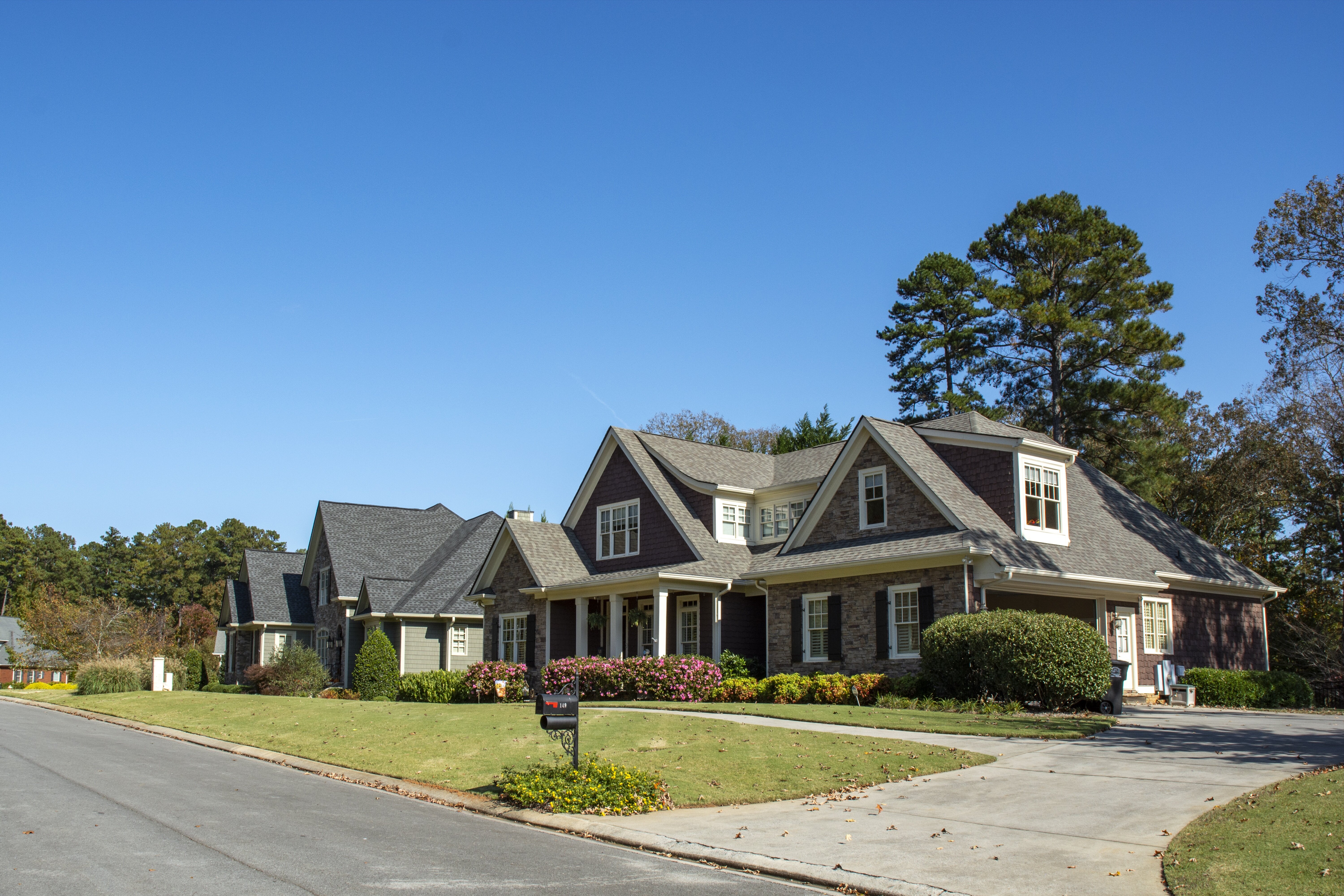 Neighborhood in Floyd County, GA, featuring newly built homes and well-maintained streets.